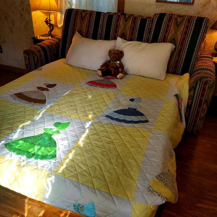 Three Bears Inn Saint Anthony Esterno foto